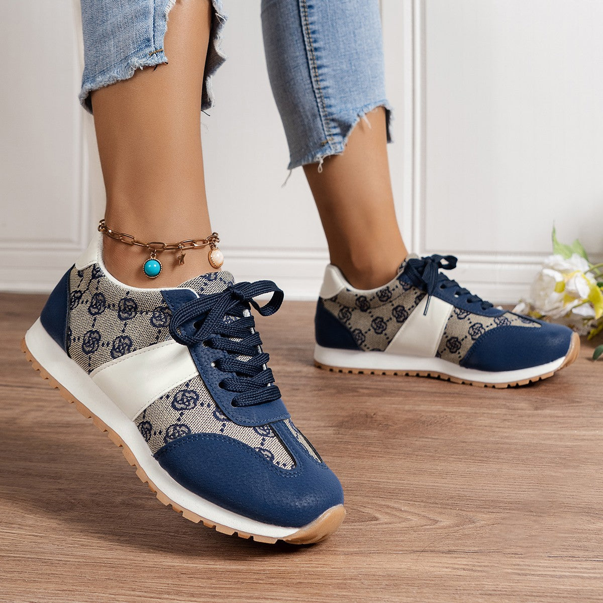 Floral Round Toe Flat